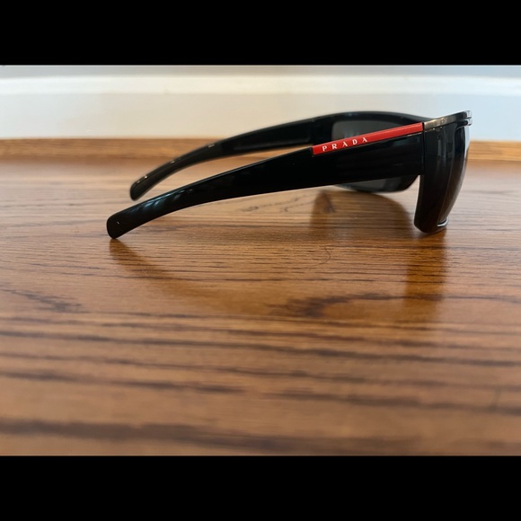 Vintage Prada Sunglasses Made in Italy - authentic w/ case included - Picture 4 of 7